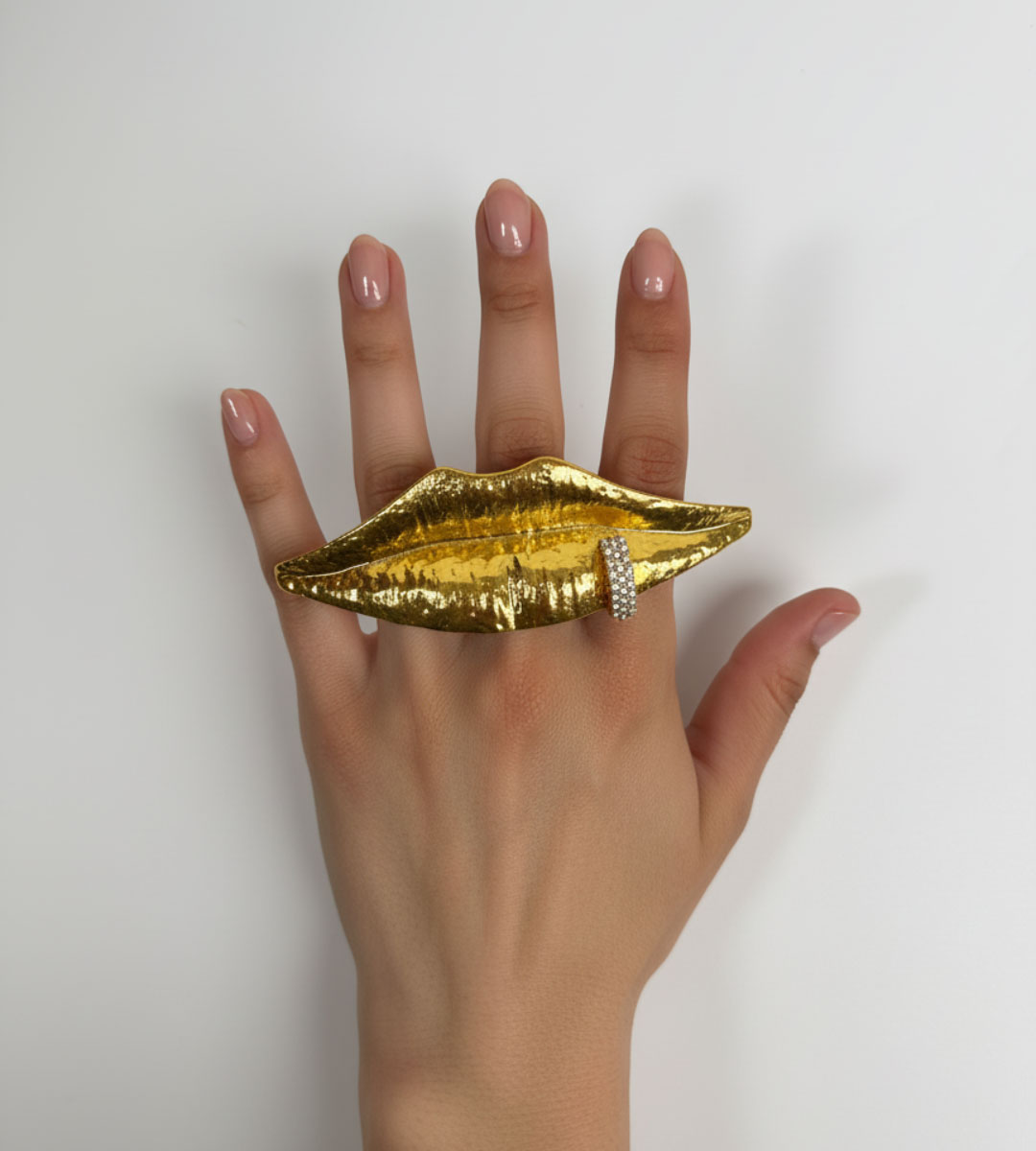 Alternative view of Kiss – The gold Plated Ring