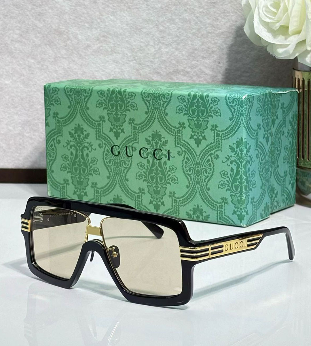 Alternative view of GC PREMIUN LUXURY 8047 WAYFARERS